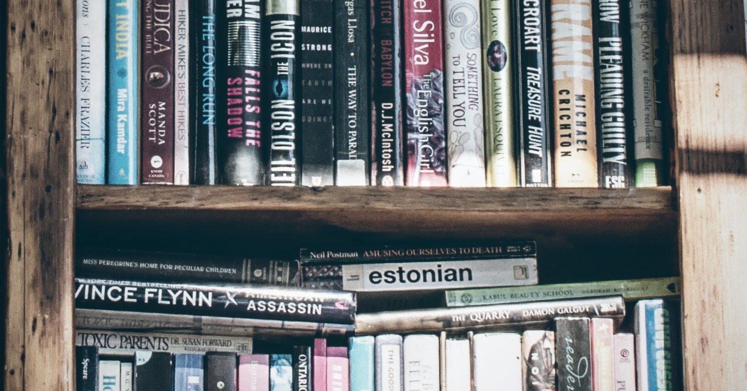 [decorative] Library bookshelf